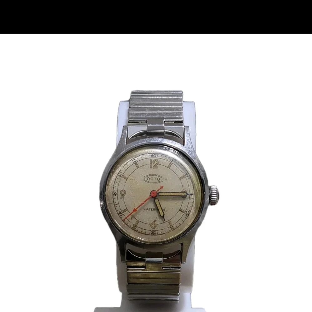 Silver Analog Men's Watch with Red Second Hand